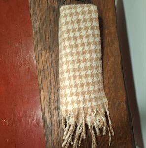 Ladies scarf